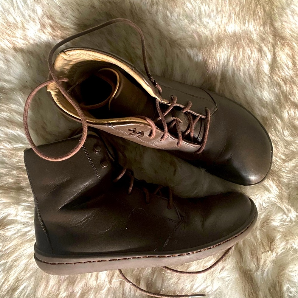 Vivobarefoot Gobi Hi minimalist shoe